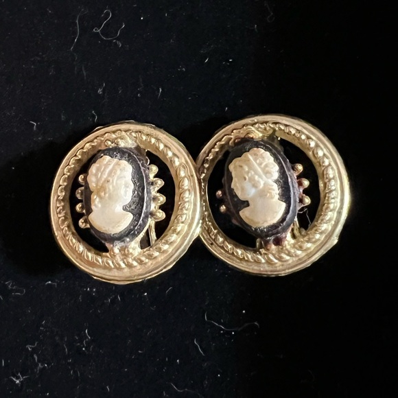 πVINTAGE EARRINGS - Picture 1 of 2